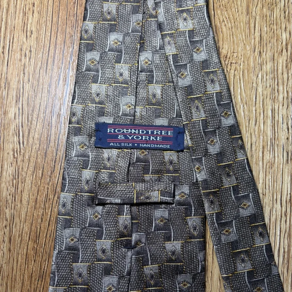 Roundtree & Yorke Mens Silk‎ Tie Grey Charcoal Geometric Gold Diamond Handmade